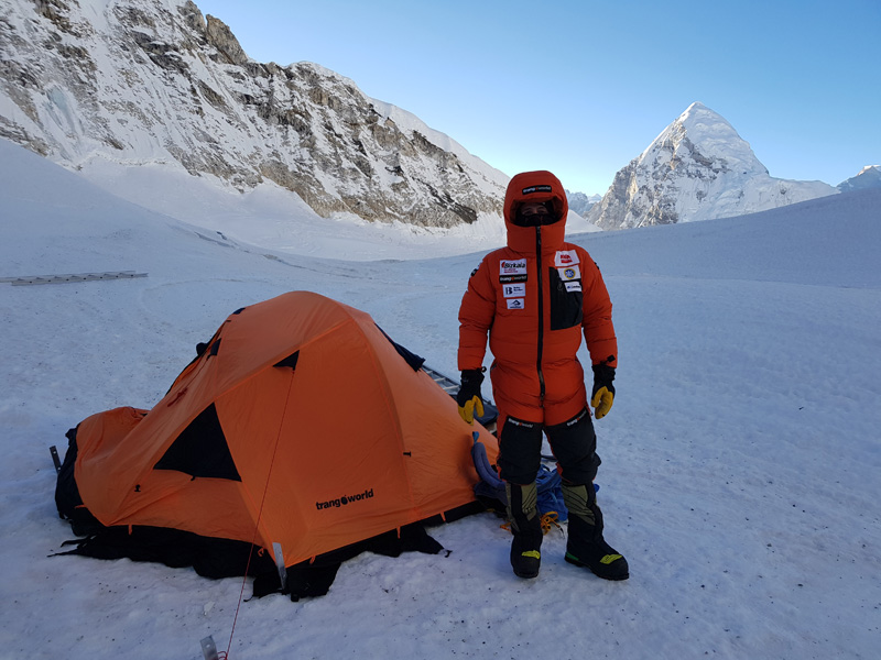 Alex Txikon podczas zimowej wyprawy Pumori-Everest2018 (fot. trangoworld)
