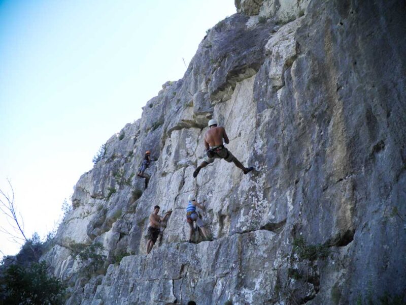 Wspinanie w rejonie Straćine na wyspie Hvar (fot. hvarclimbing.com)