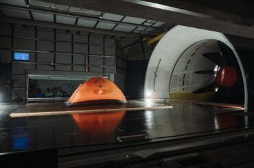 Namiot wysokogórski Ferrino Extreme 2 podczas badań w tunelu aeorodynamicznym (fot. ferrino.it)